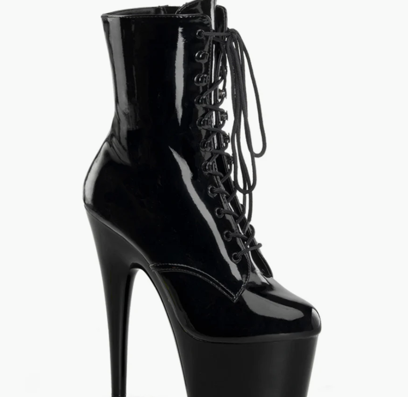 Scopri il Mondo di Pleaser Shoes: Eleganza, Audacia e Comfort ai Tuoi Piedi